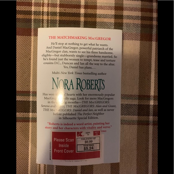 Nora Roberts 4 book bundle - Picture 11 of 13